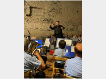 5354346 gallo dirige