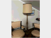 Lampada da terra in legno