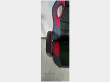 Poltrona gaming rossa e nera
