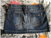 minigonna-in-jeans-con-bottoni 
