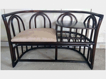 divanetto-in-bamba-con-tavolino 