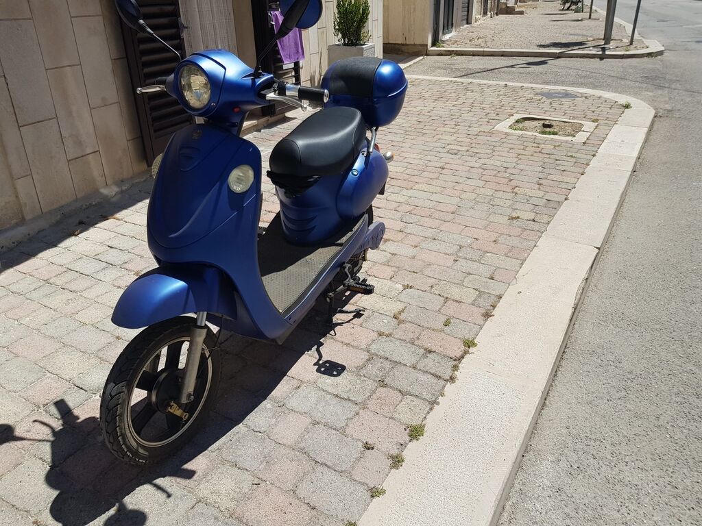 5383047 Bicicletta scooter elettrica a