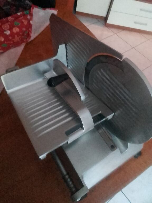 5363630 Affettatrice usata poco in