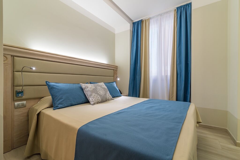 5404685  albergo via roma mq876