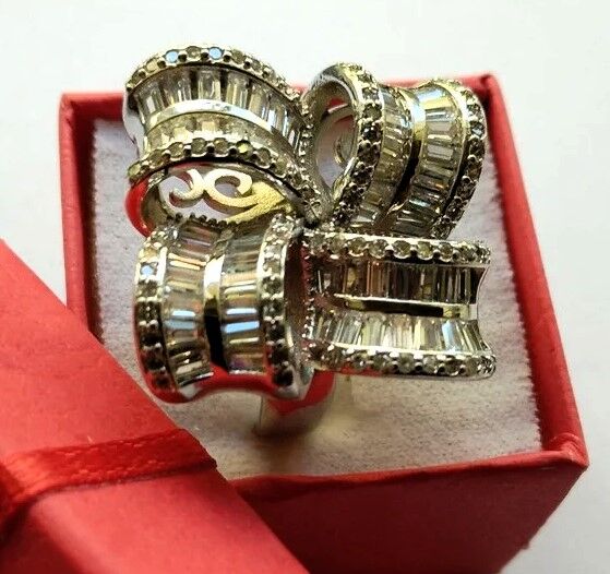 5410692 Anello in argento e diamanti