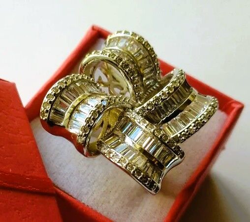 5410693 Anello in argento e diamanti