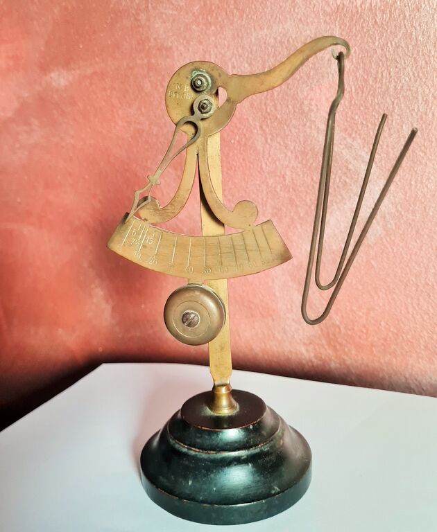 5404224 Antica bilancia postale per