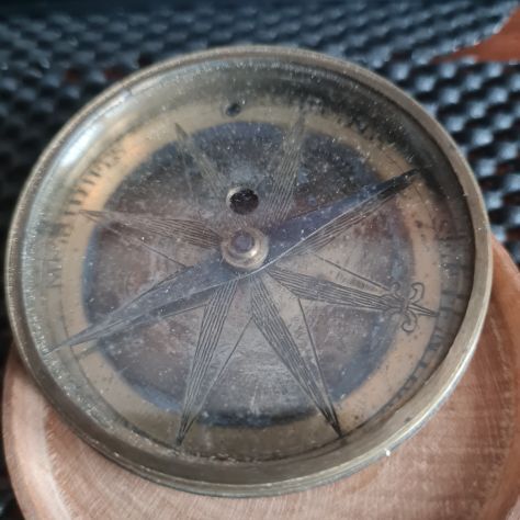 5410834 Antica bussola  da  topografo in