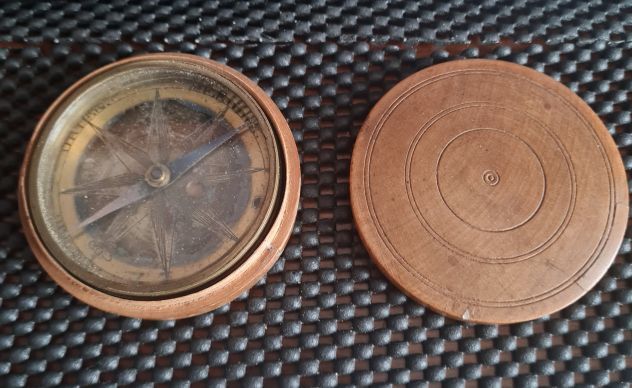 5410835 Antica bussola  da  topografo in