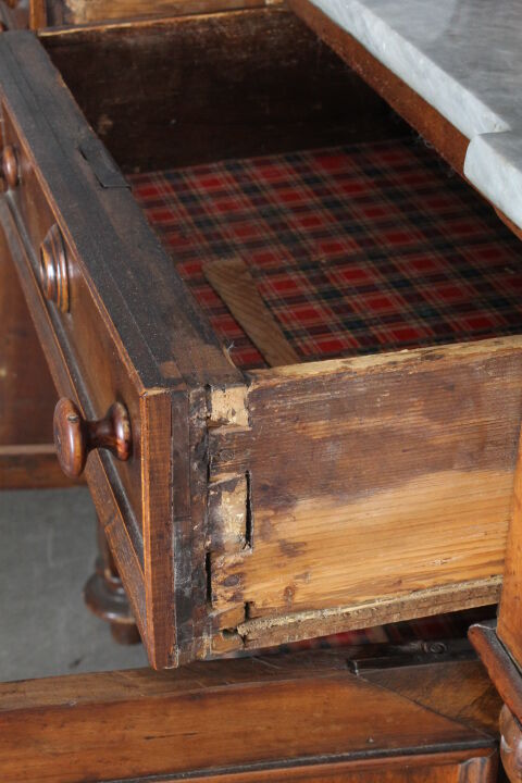 5347686 Antica credenza piattaia l.