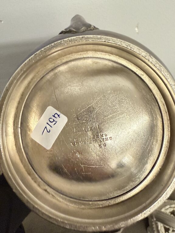 5376926 Antica teiera in argento