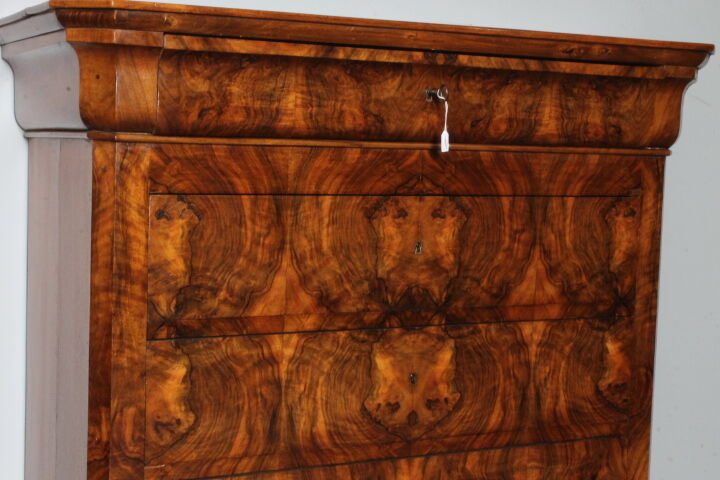 5350980 Antico cassettone cappuccino -