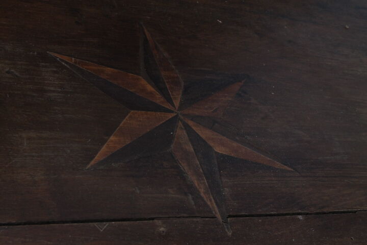 5404455 Antico cassettone carlo x noce