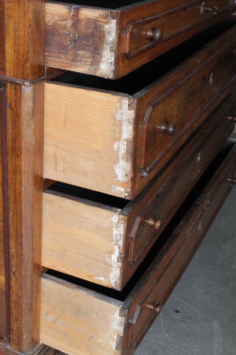 5404457 Antico cassettone carlo x noce