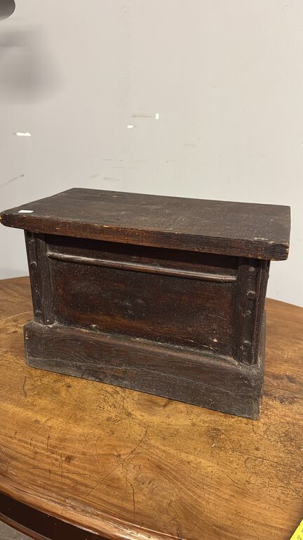 5403172 Antico piccolo baule portagioie