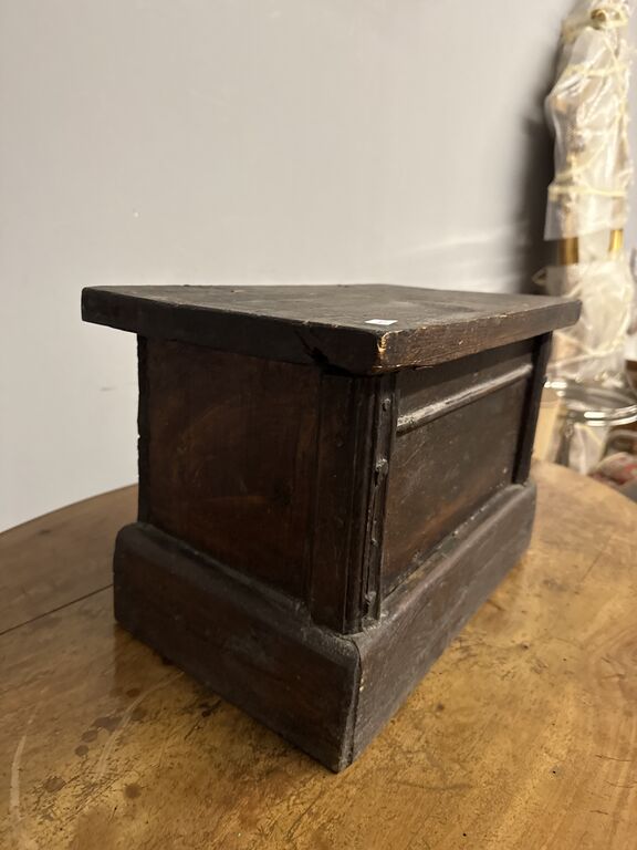 5403174 Antico piccolo baule portagioie