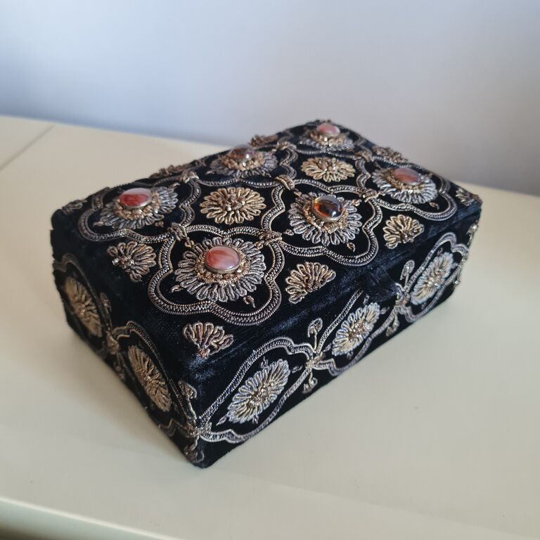 5410881 Antico   portagioie 