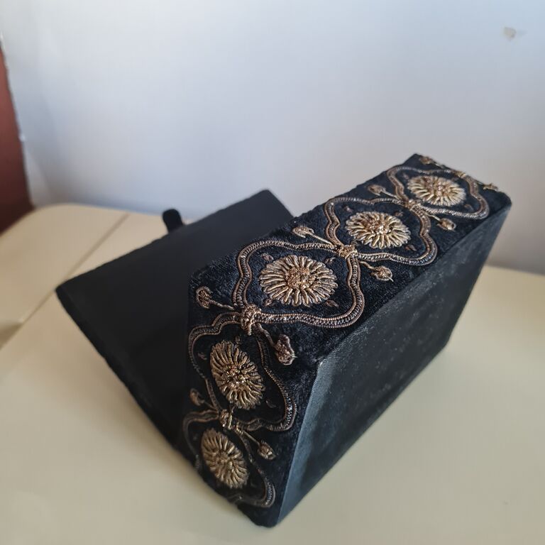 5410882 Antico   portagioie 