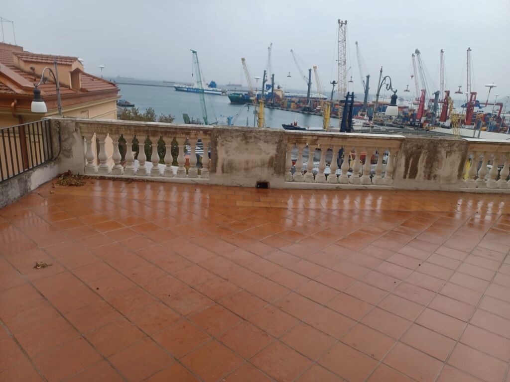 5373916  appartamento mq220 Buono