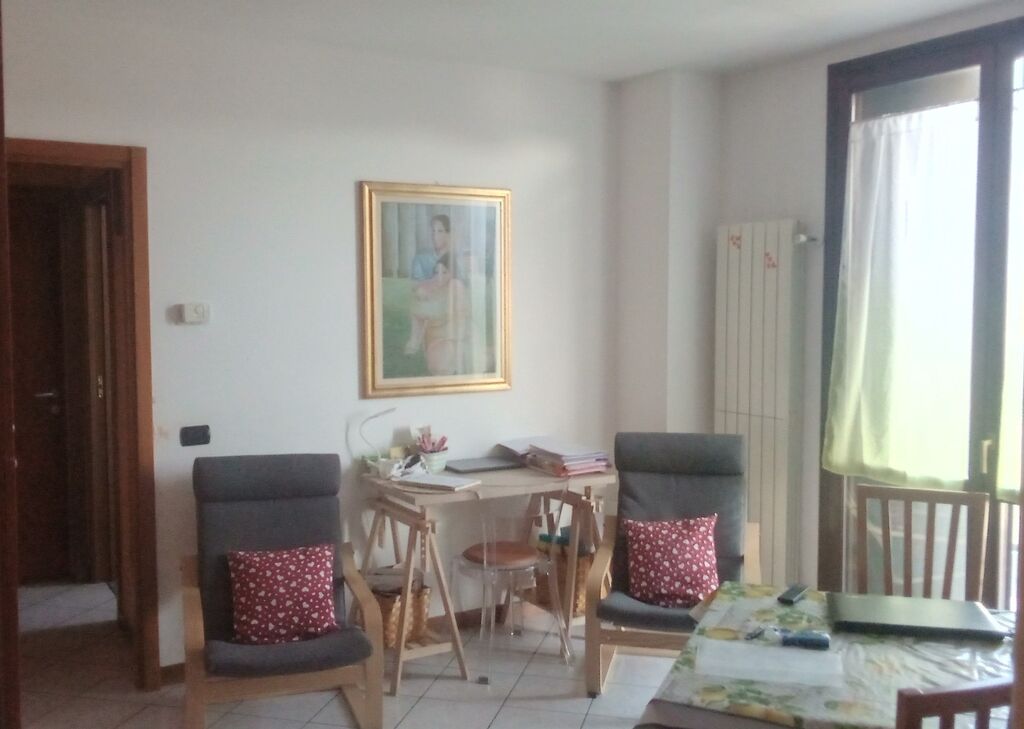 5352050  appartamento mq60 Buono