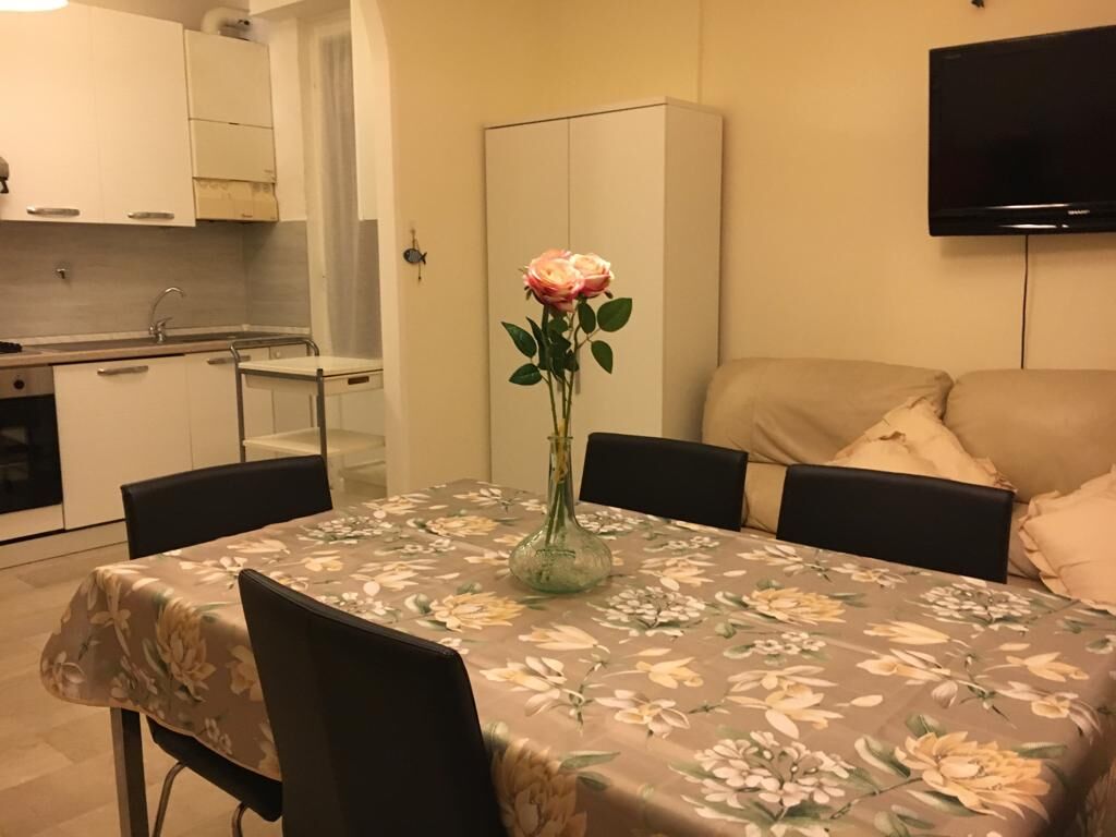 5352175  appartamento mq68 Buono