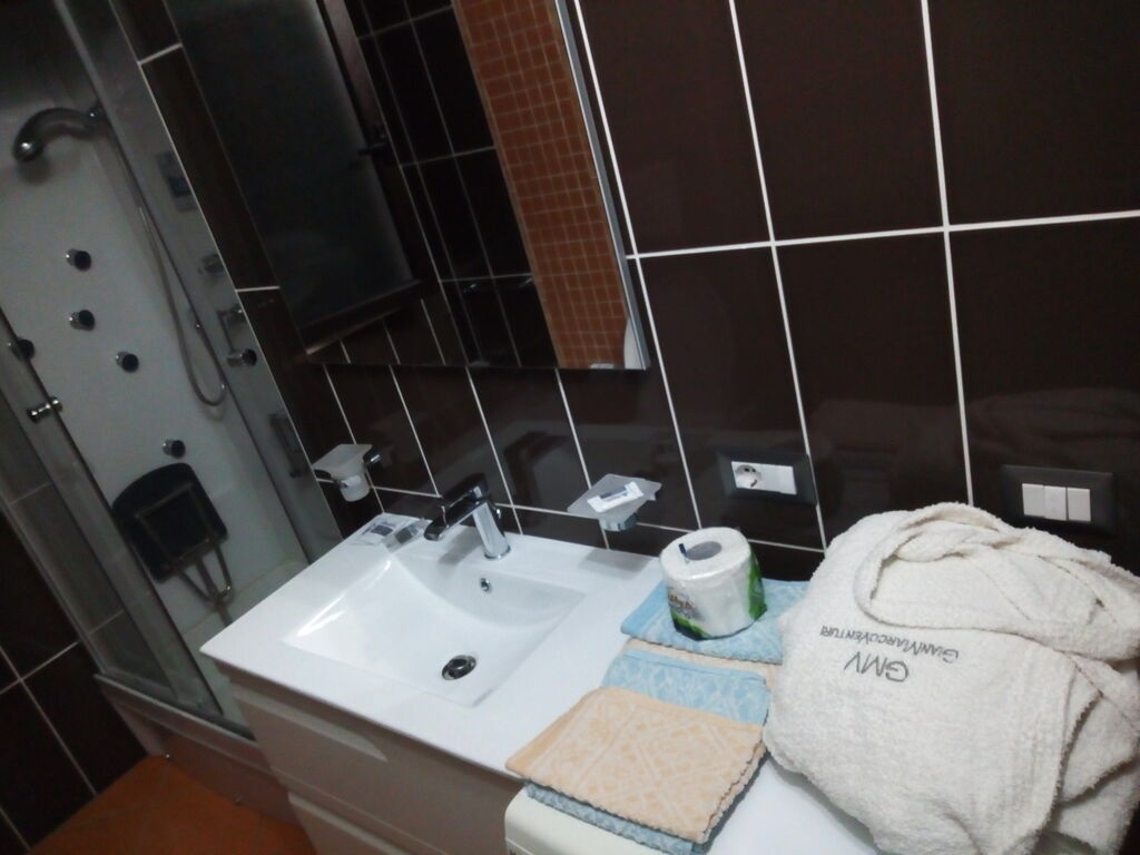 5393956 Appartamento fino 8 posti 300mtt