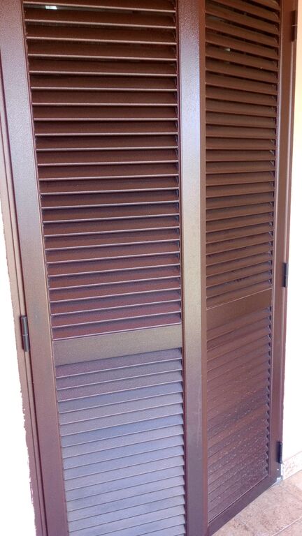 5391183 Balcone finestra persiana in