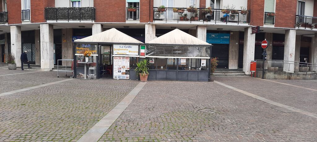 5365336 Bar ristorante a cesano boscone