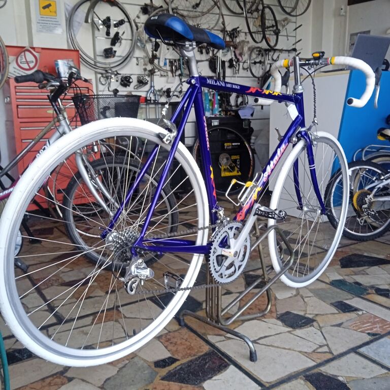5372841 Bicicletta da corsa atala