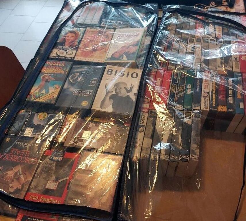 5410989 Blocco di moltissimi video su