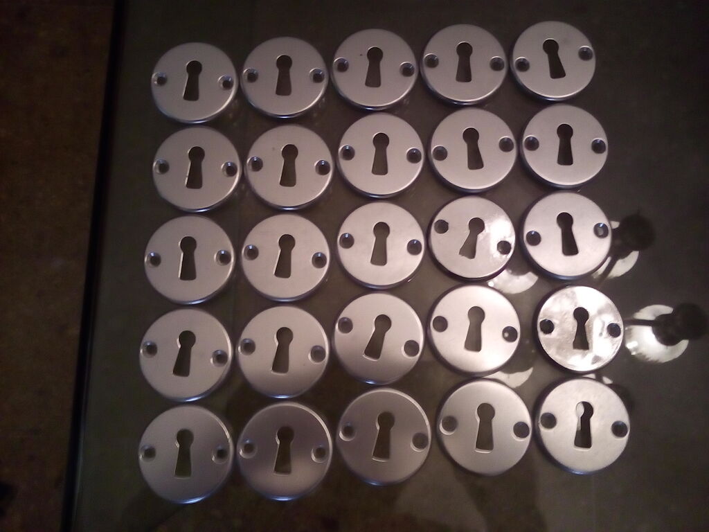 5356468 Bocchette normali per porte