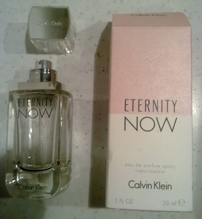 5376554 Bottiglie di profumi vuote delle