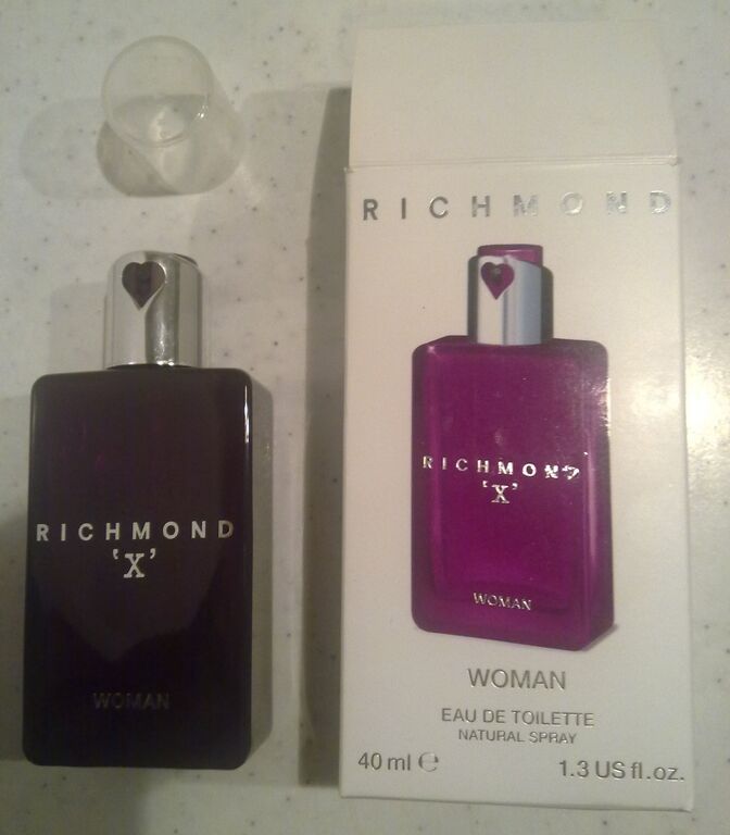 5376555 Bottiglie di profumi vuote delle