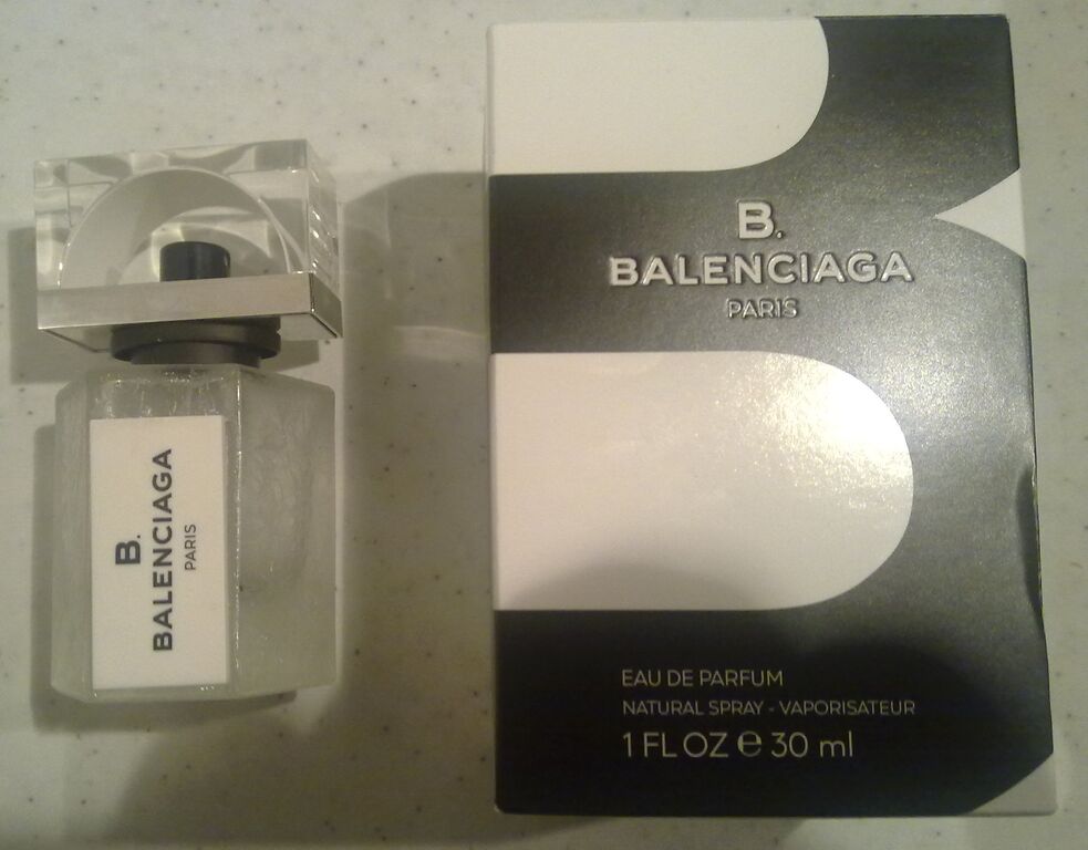 5376556 Bottiglie di profumi vuote delle