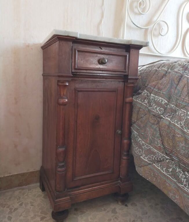 5391106 Camera da letto antica