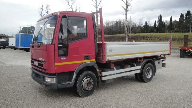 5298521  Camion IVECO