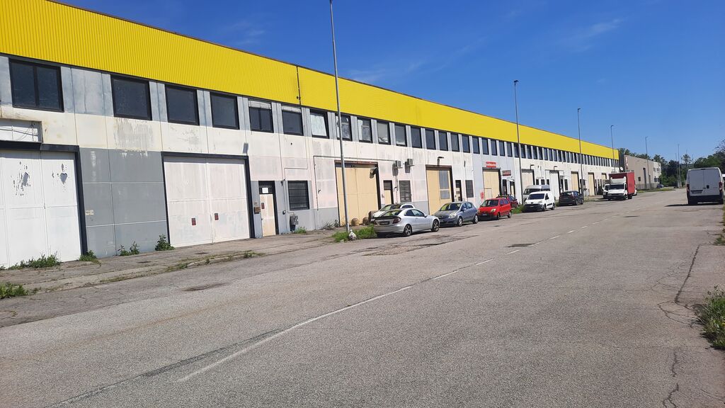 5407757 Cerco capannone CESANO BOSCONE