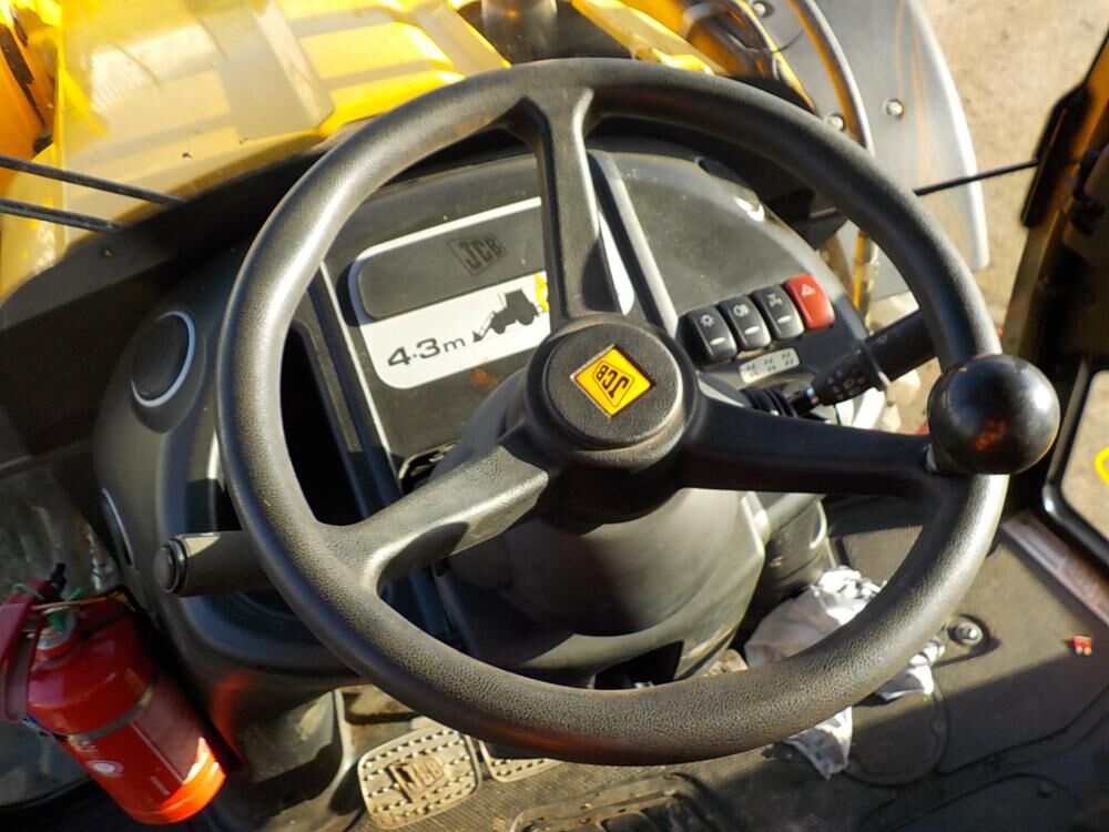 5406364  Caricatore-escavatore JCB