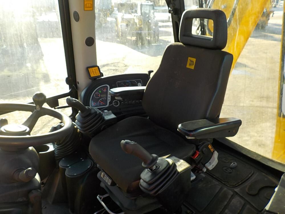 5406365  Caricatore-escavatore JCB