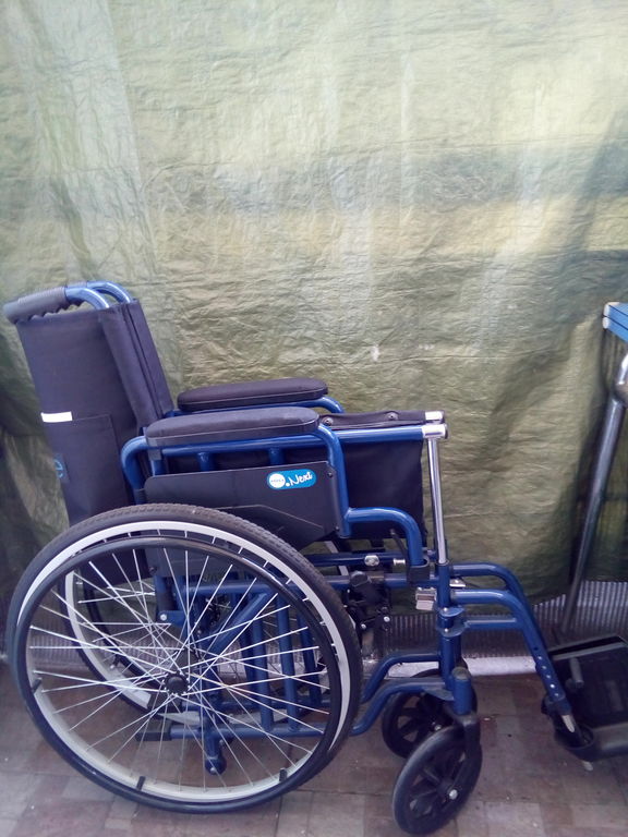 3919103  Carrozzina per disabili