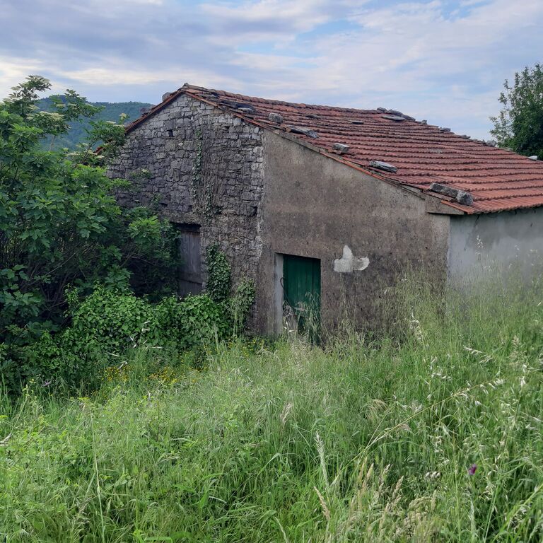 5368204  cascina mq130 Da ristrutturare