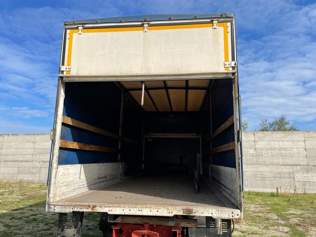 5404274 Cassone centinato adattabile a