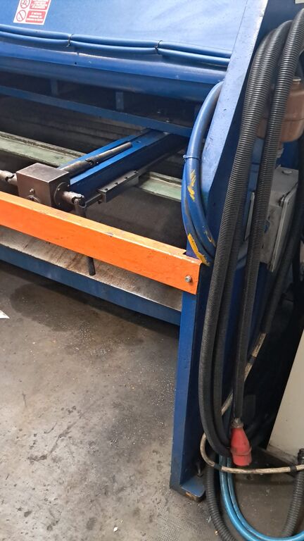 5361256 Cesoia bariola  2050 x 6 /8