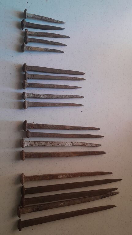 5376055 Chiodi antichi forgiati a mano