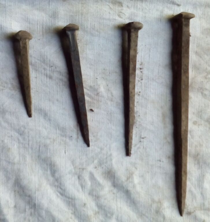 5376056 Chiodi antichi forgiati a mano