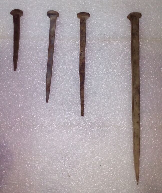 5376057 Chiodi antichi forgiati a mano
