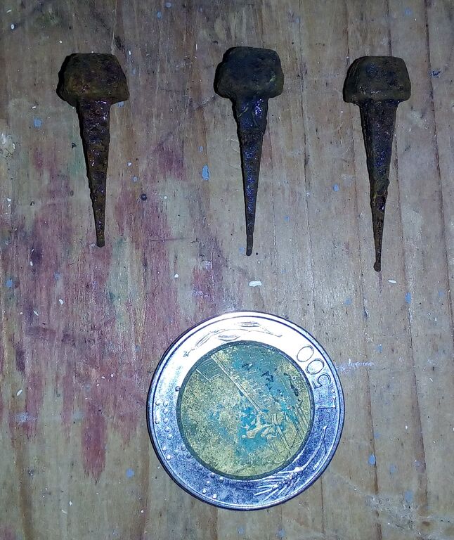 5376058 Chiodi antichi forgiati a mano