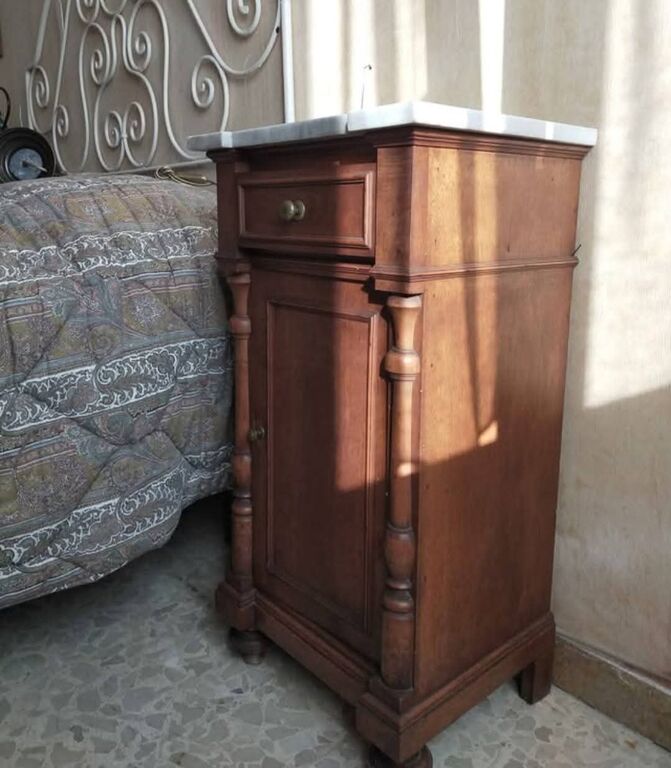 5404969 ComÃ’ e comodini con sopra marmo