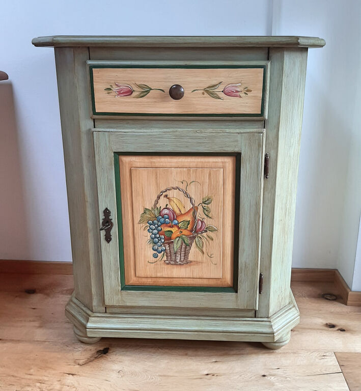 5405503 Comodino abete decorato