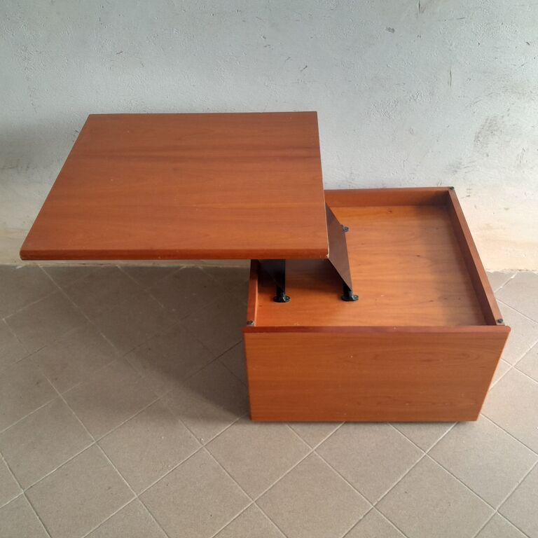 5376027 Comodino in ciliegio con